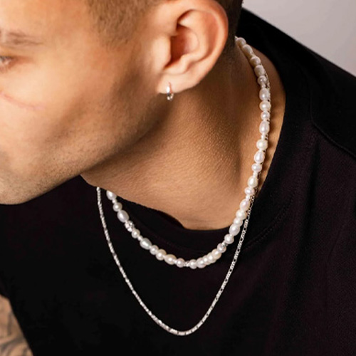 Halsband med pärlor 