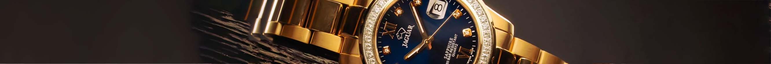 Klockor med kristallstenar