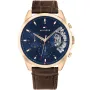 Tommy Hilfiger Baker 1710453 klocka med Blå urtavla och en boett med 44 mm i diameter och ett Läderarmband i Brun