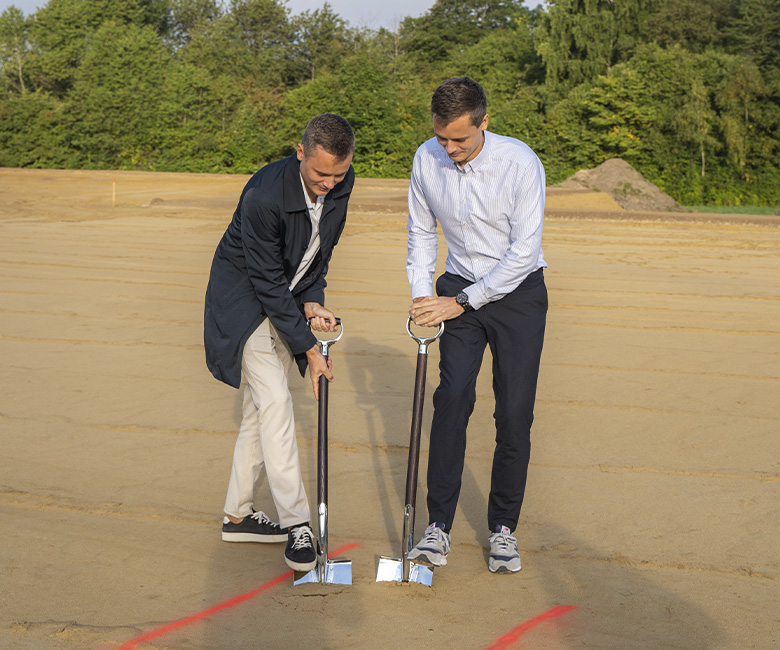 Kasper och Mikkel gräver ut för nytt huvudkontor