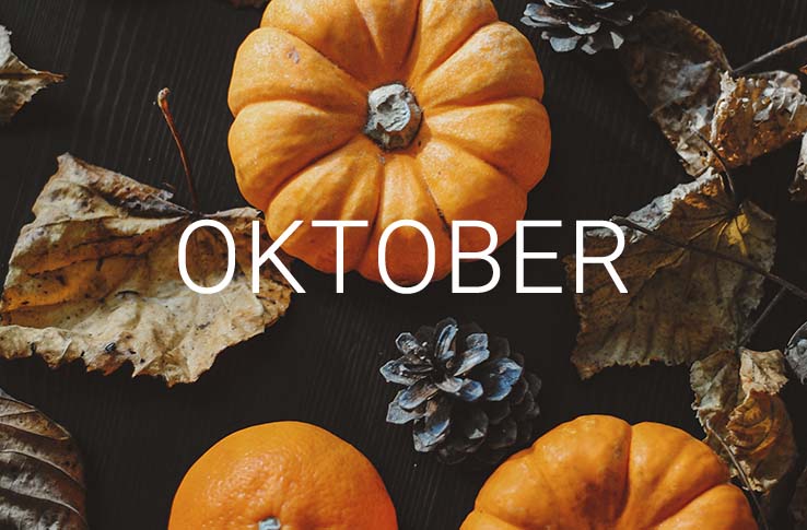 Pumpor i naturen med texten Oktober